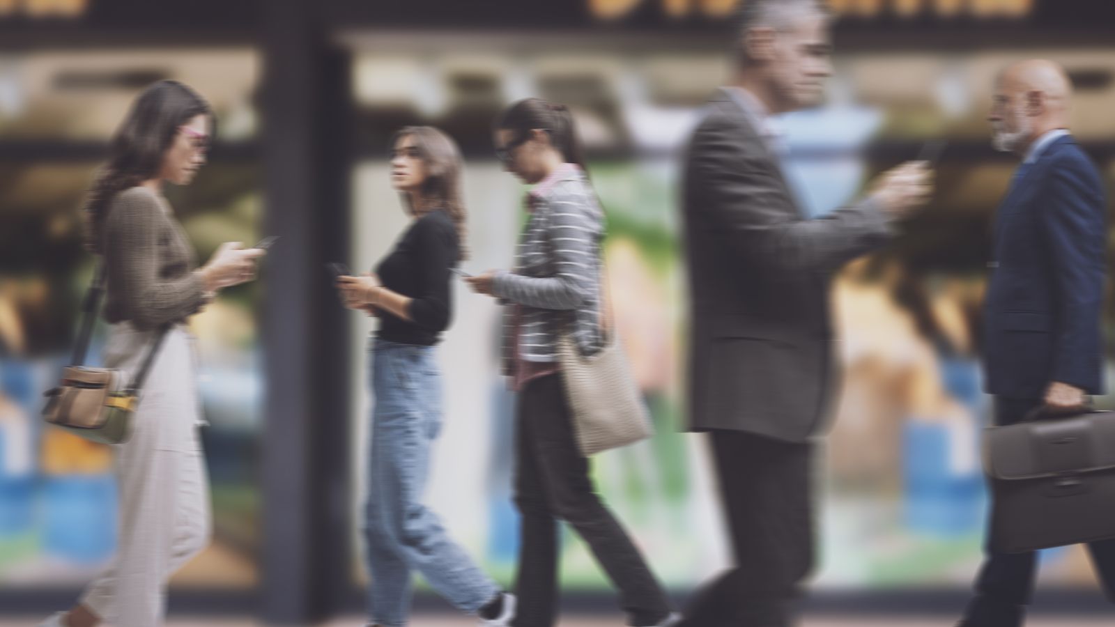 Business people commuting in an urban setting